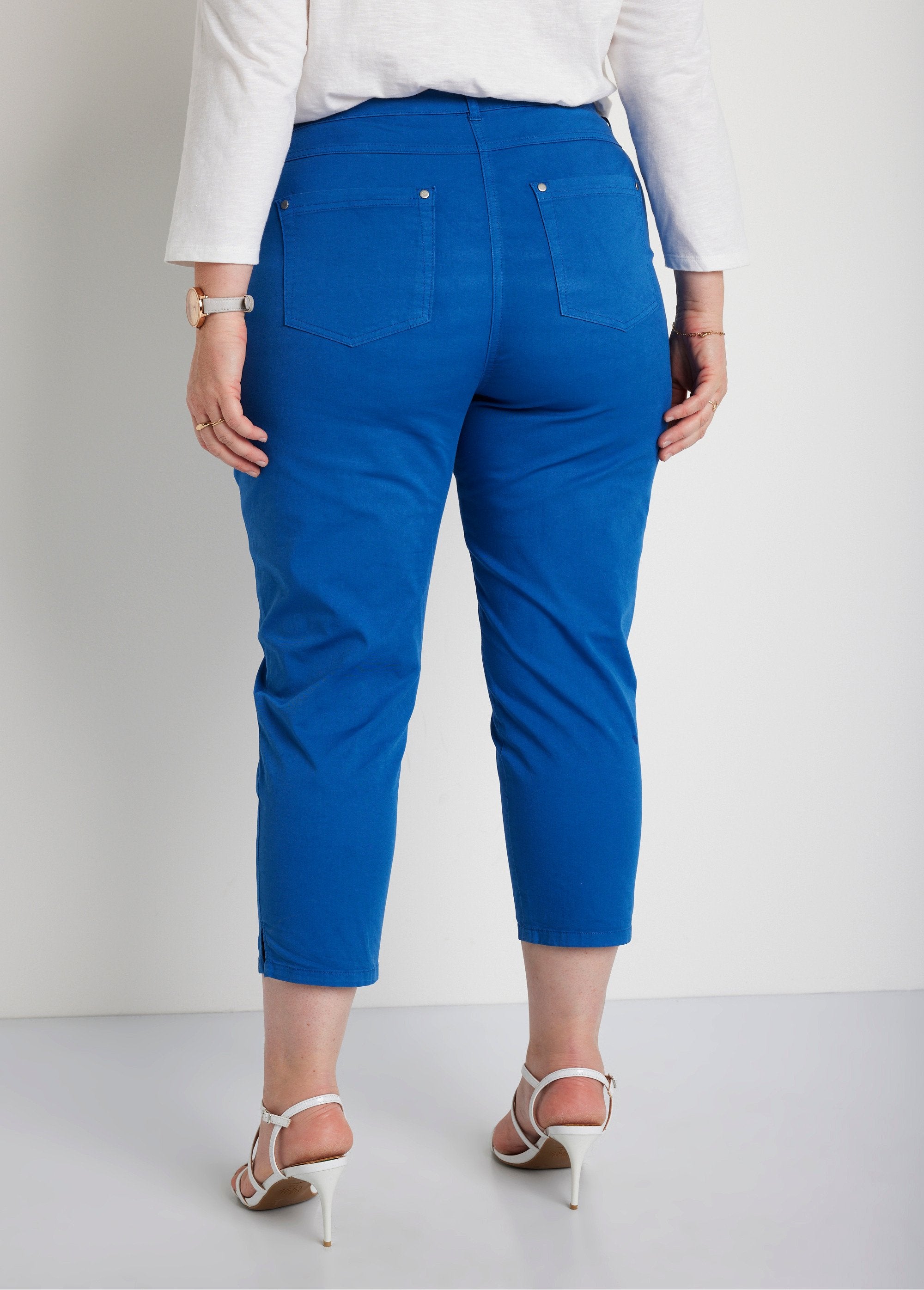 Cropped_trousers_with_elasticated_belt_and_5_pockets_Hard_blue_DO1_curvy