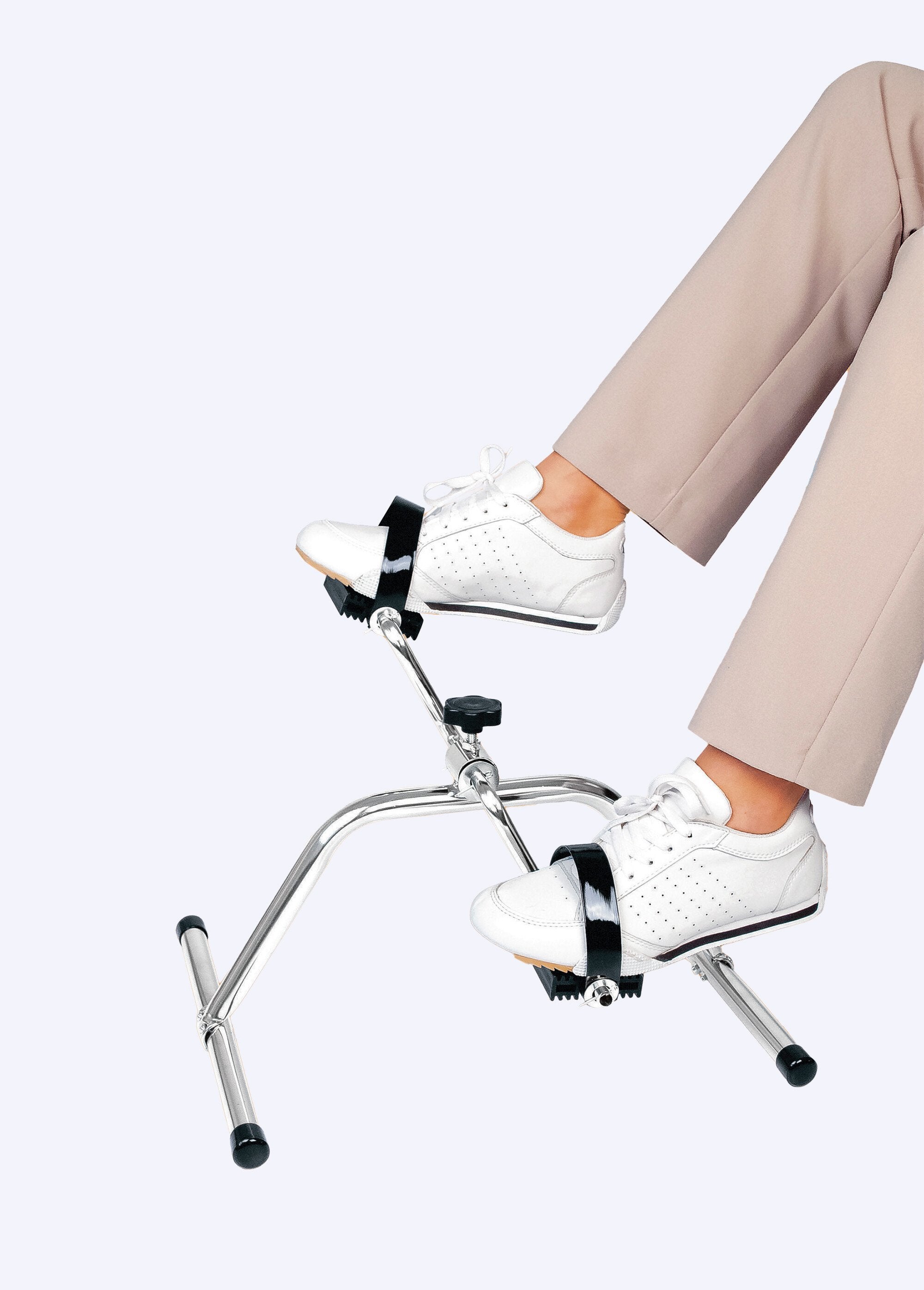 Seated_pedals_The_crankset_FA1_slim