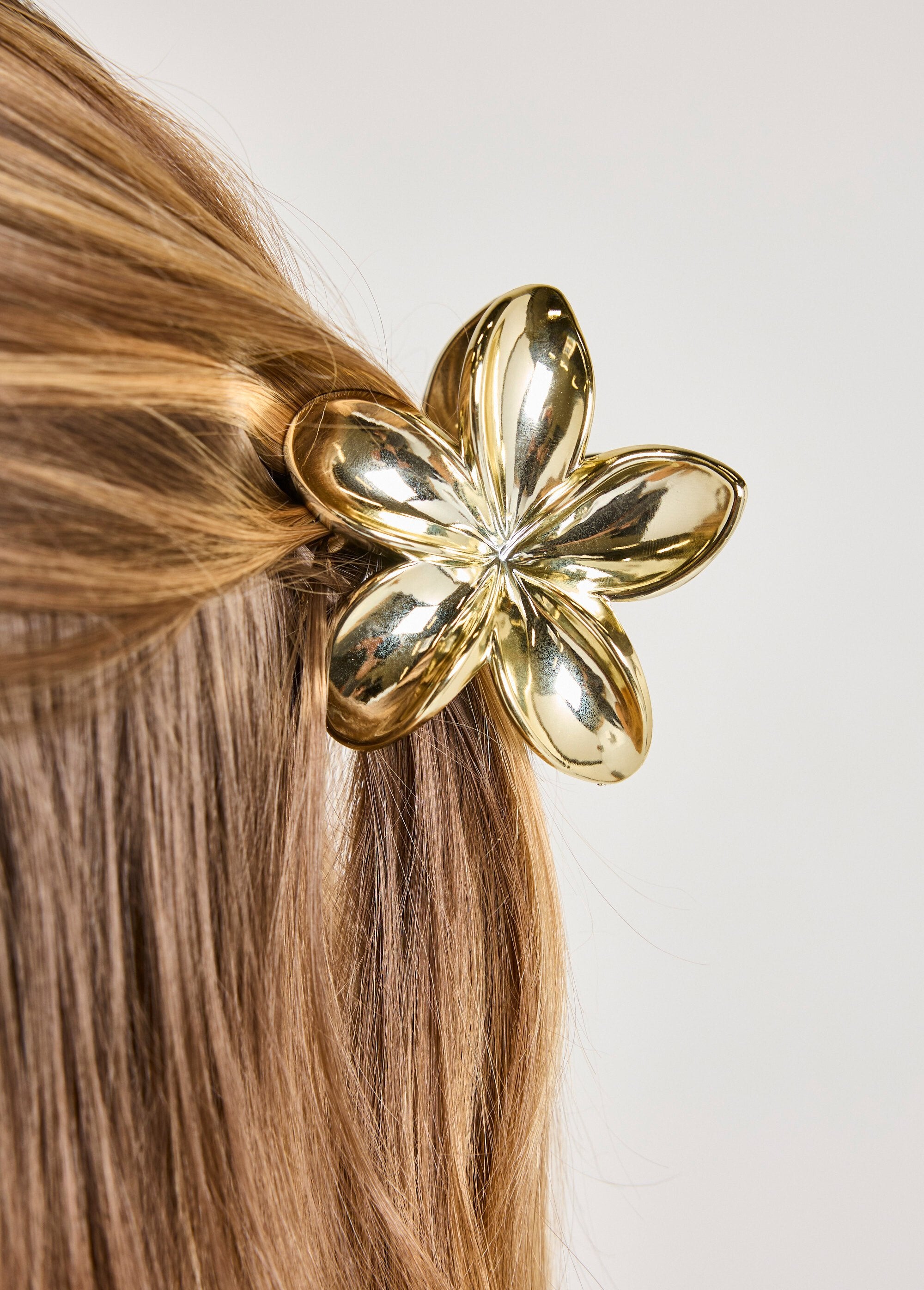 Flower_shaped_hair_clip_Golden_DE3_slim