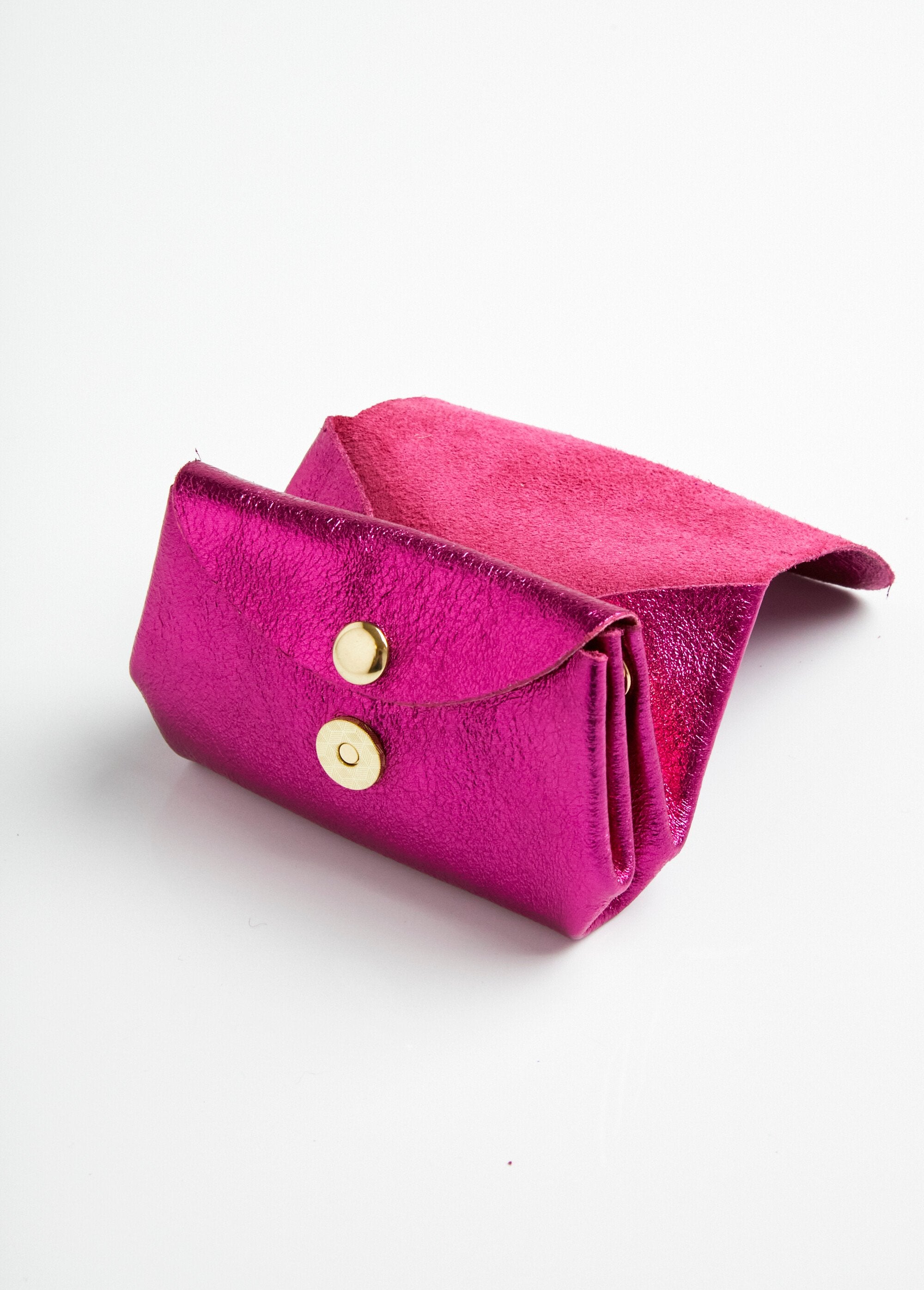 Coin_purse_with_iridescent_leather_flap_Fuchsia_DE2_slim