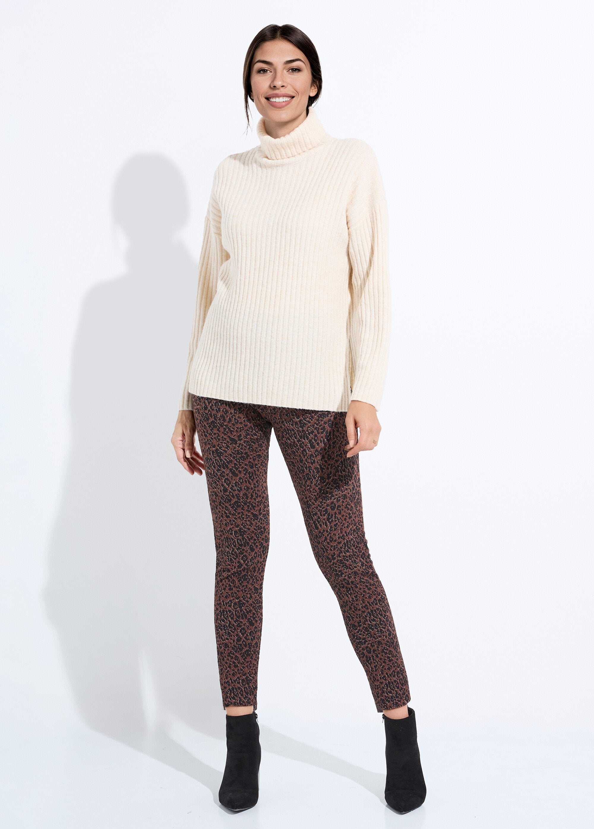 Turtleneck_sweater_with_long,_dropped_sleeves_Plain_ecru_SF1_slim