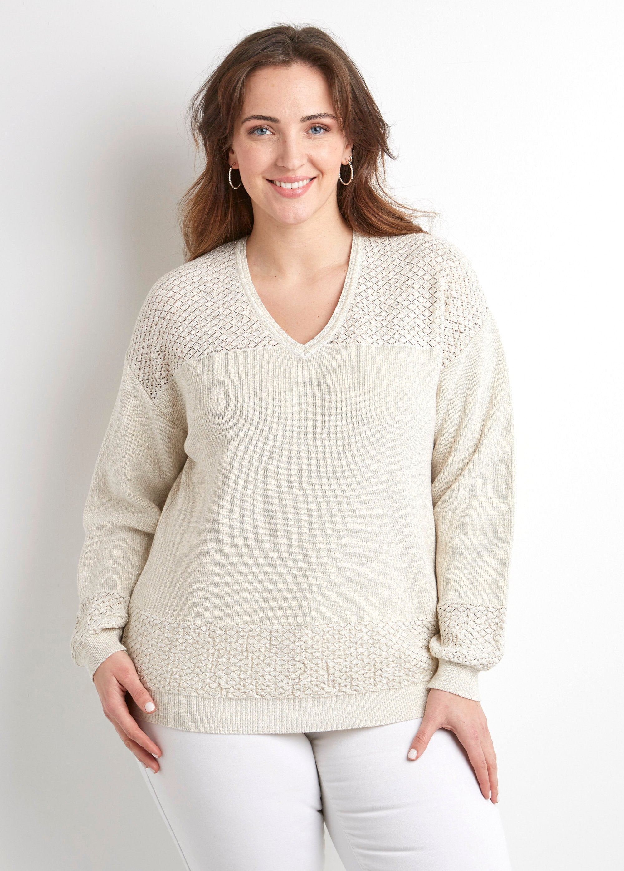 Soft_iridescent_short_sweater_with_V-neck_and_long_sleeves_Golden_beige_FA1_curvy