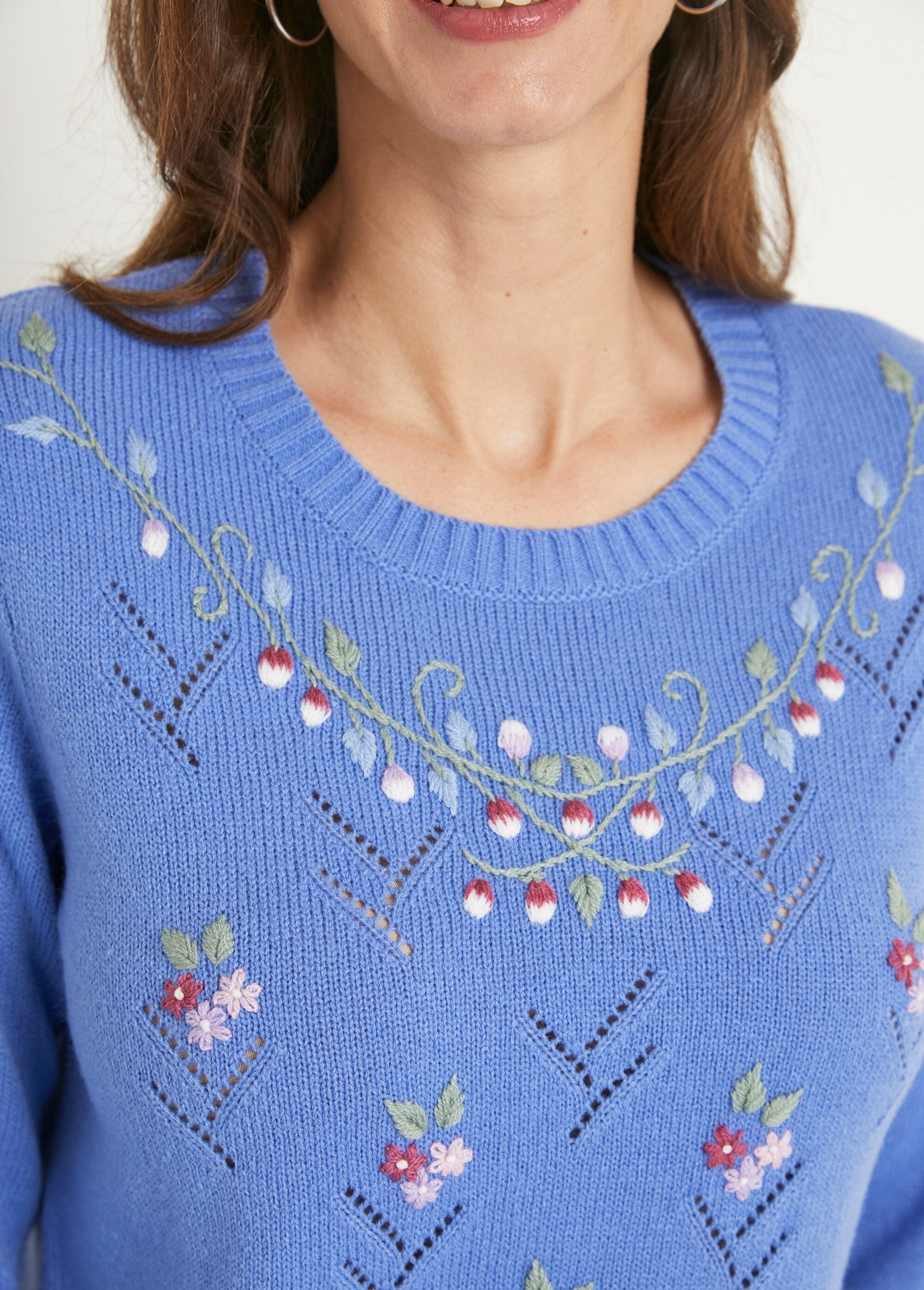 Soft_plain_embroidered_openwork_round_neck_sweater_Blue_DE2_slim