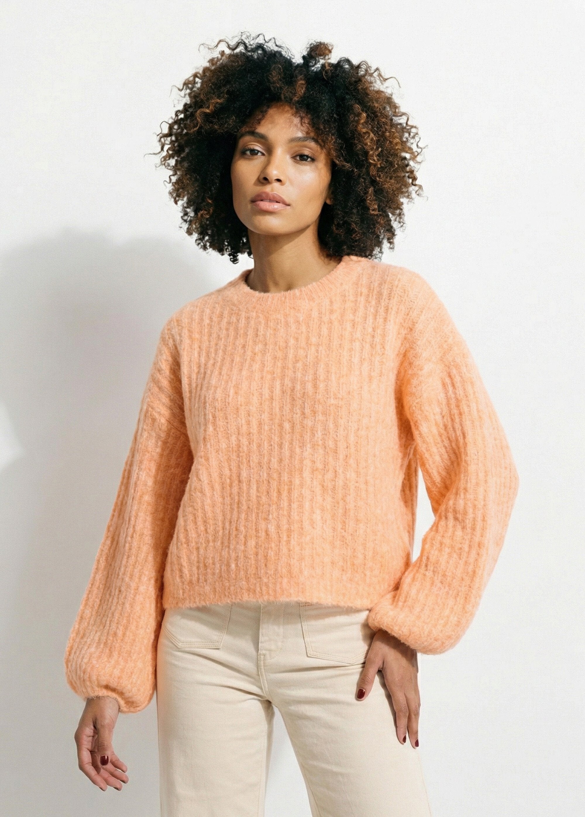 Pull_maille_loose,_manches_bouffantes_Peche_FA1_slim