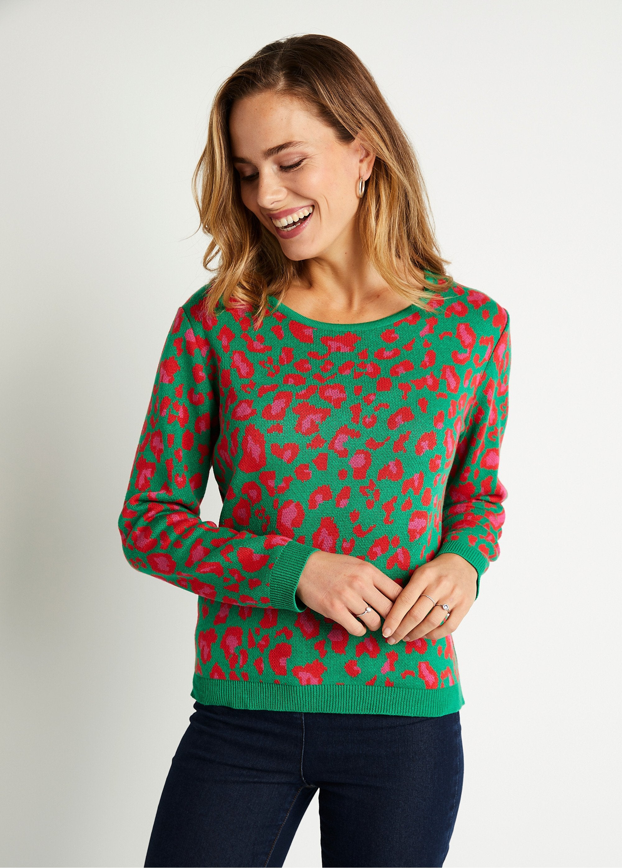 Leopard_pattern_round_neck_sweater_Green_FA1_slim