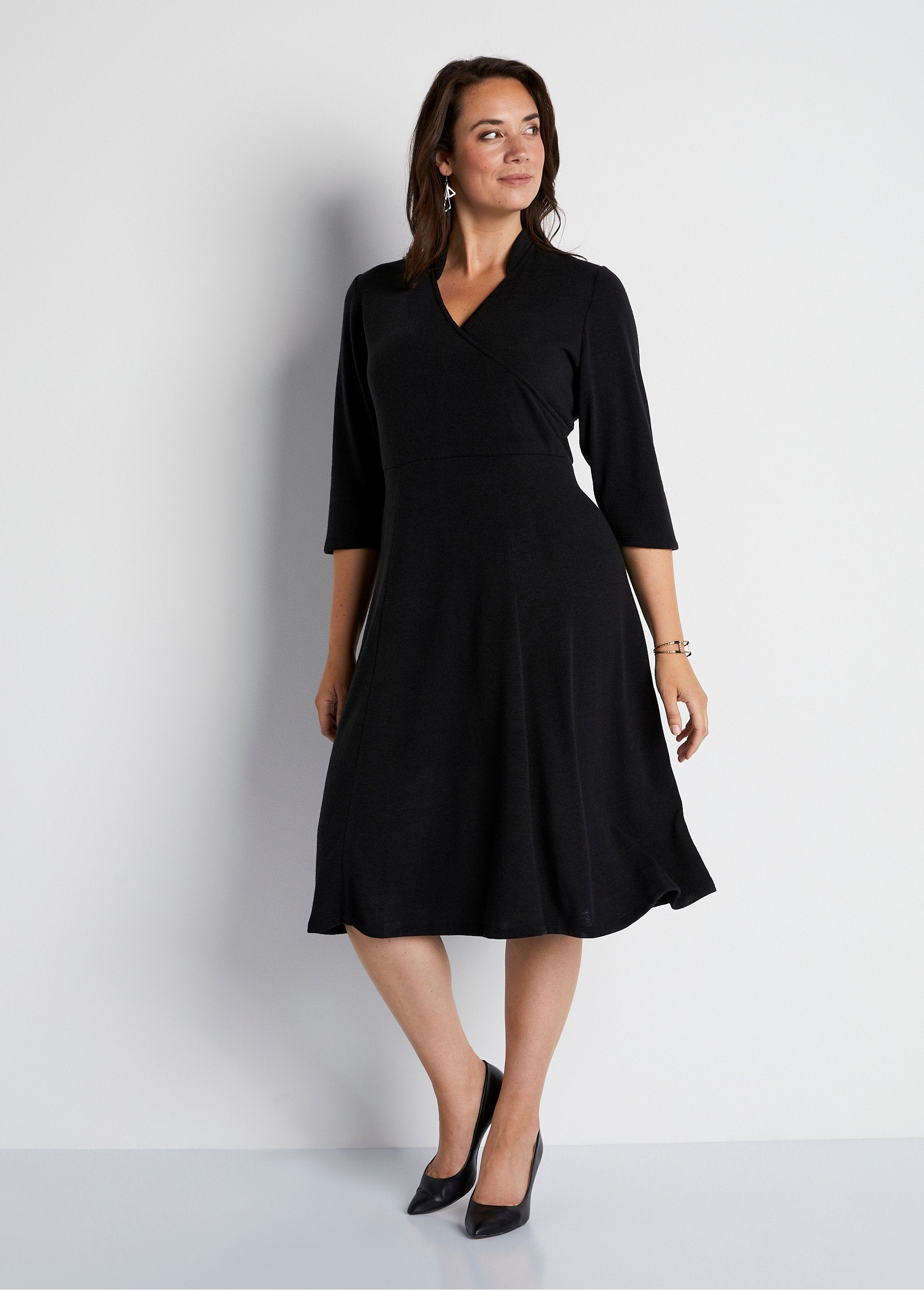 Short_wrap_dress_with_3/4_sleeves_Black_FA1_curvy