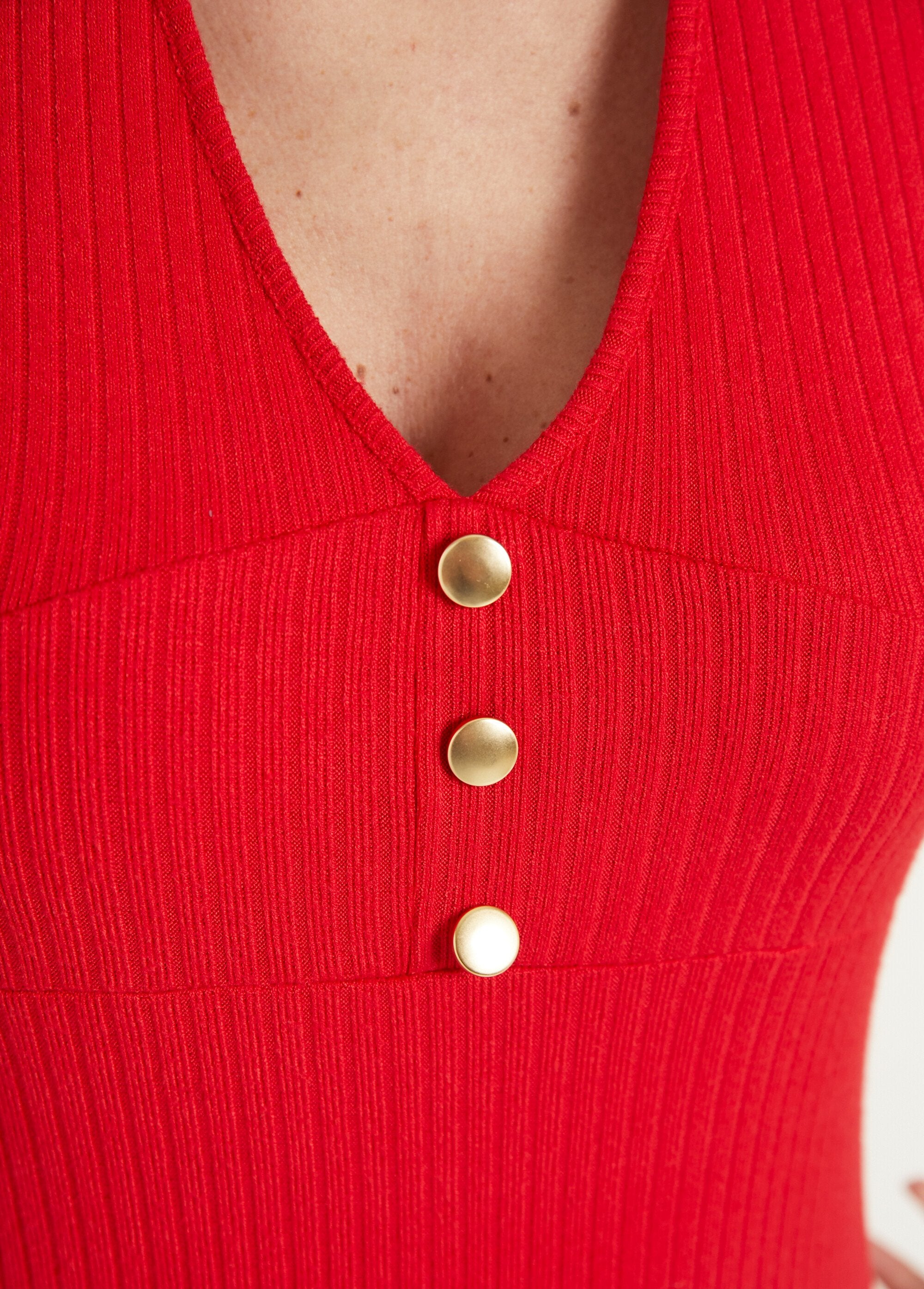 Plain_short_V-neck_ribbed_dress_Red_DE2_slim