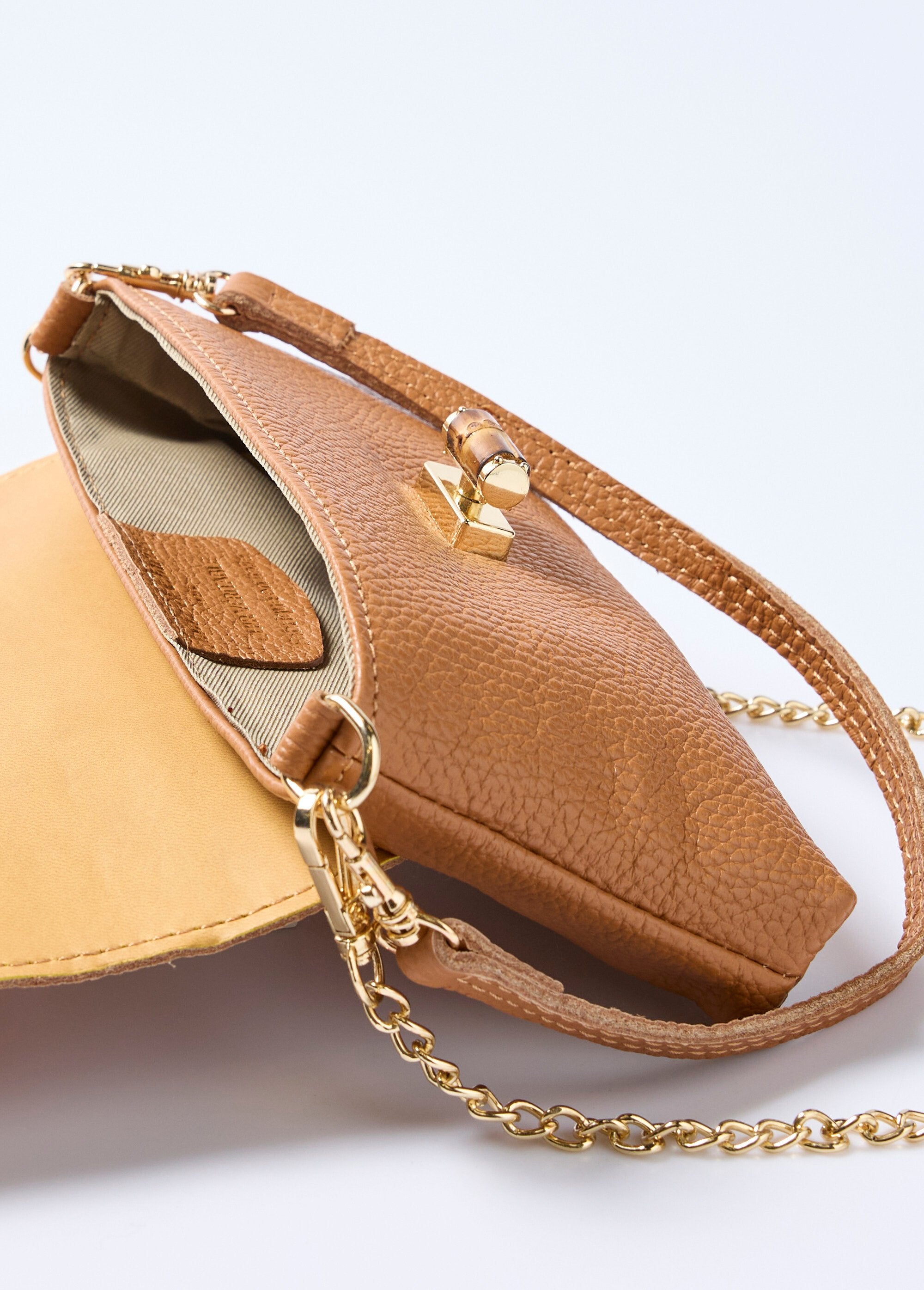 Leather_clutch_bag_with_metal_clasp_camel_DE1_slim