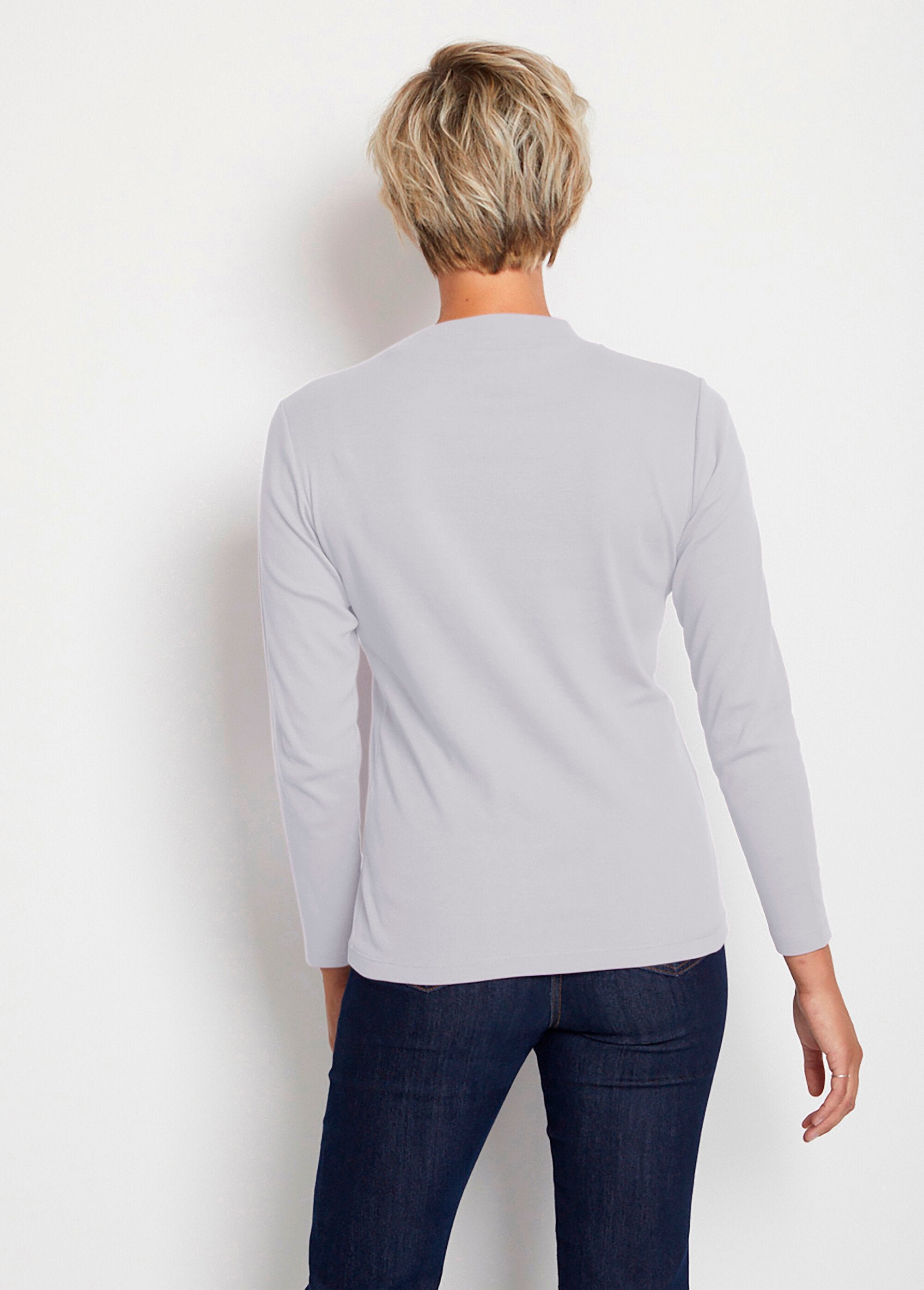 Long_supple_soft_knit_undershirt_Plain_silver_DO1_slim