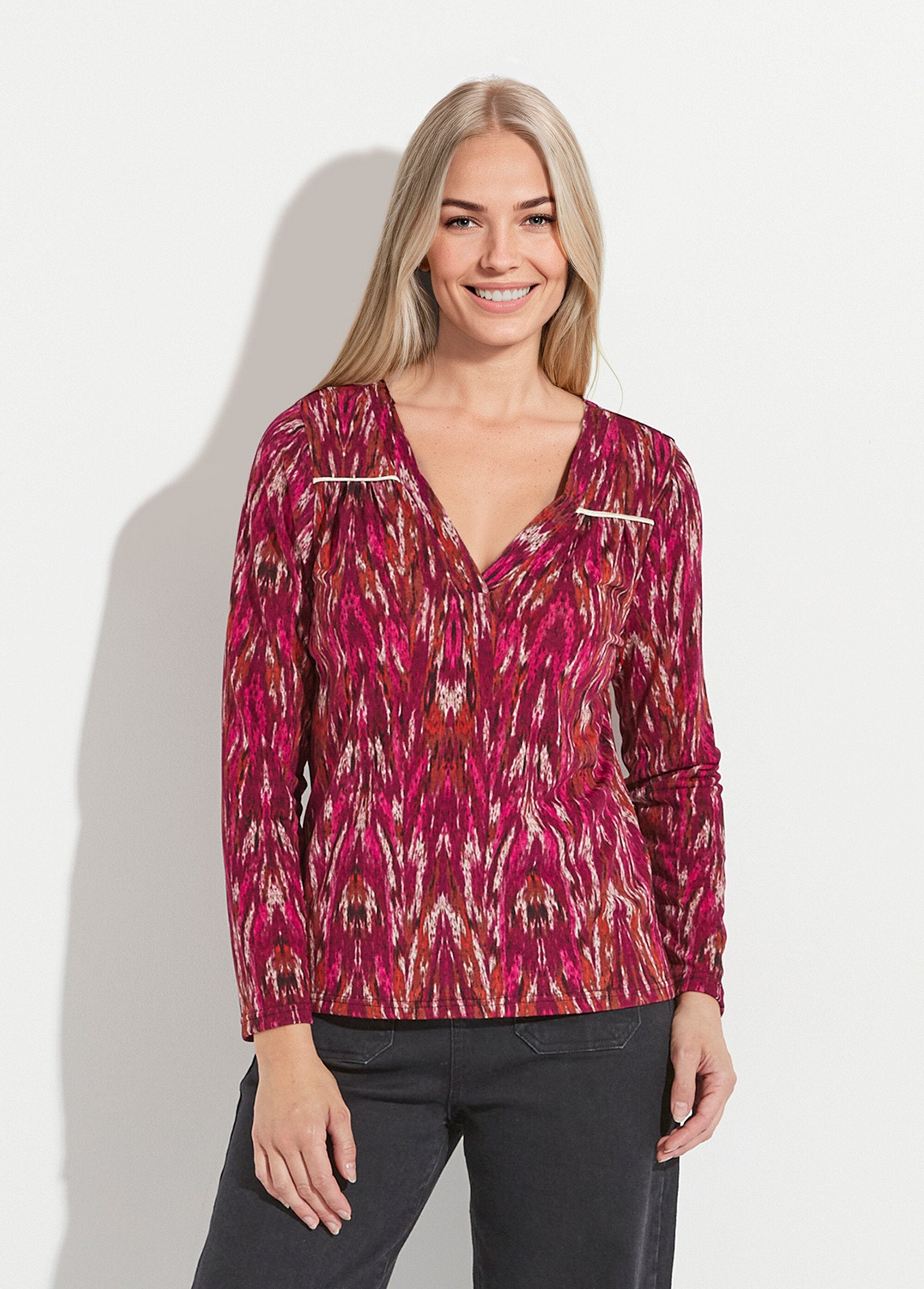 T-shirt_chaud_col_V_imprimé_manches_longues_Cassis_et_beige_FA1_slim