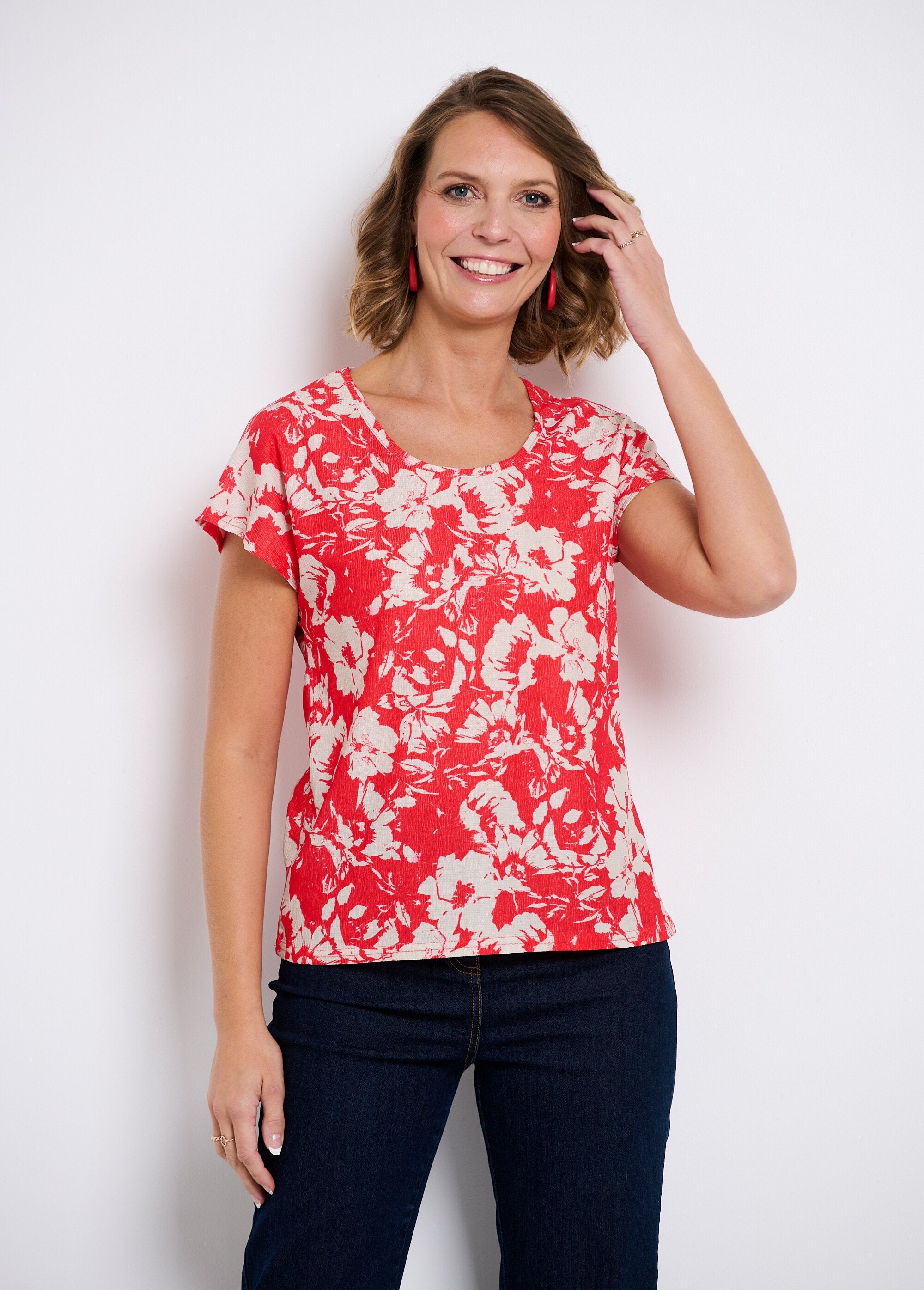 Plain_or_floral_print_short-sleeved_T-shirt_Red_and_beige_FA2_slim