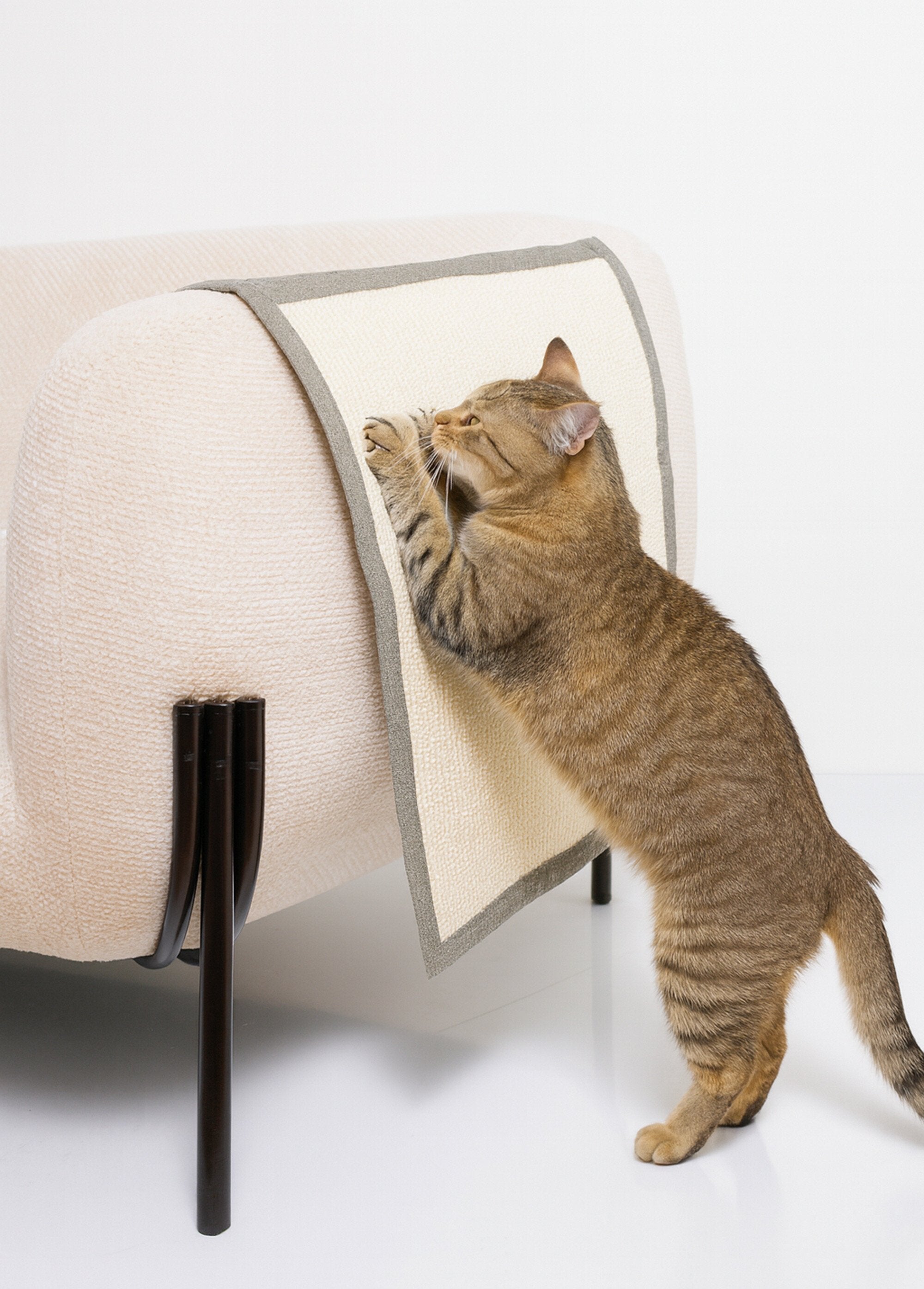 Portable_cat_scratching_mat_Gray_FA1_slim