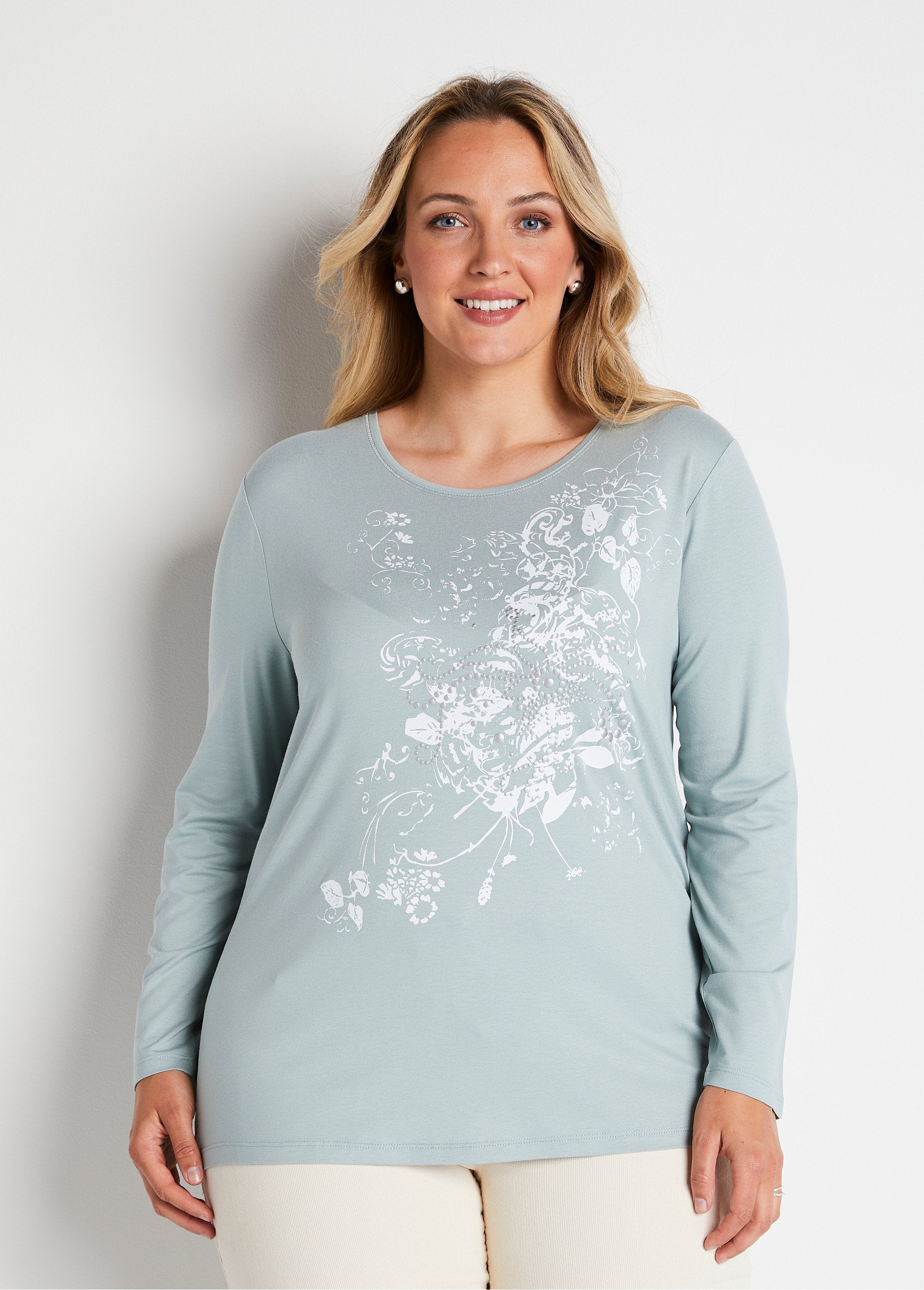 Long-sleeved_fluid_knit_t-shirt_Green_FA1_curvy