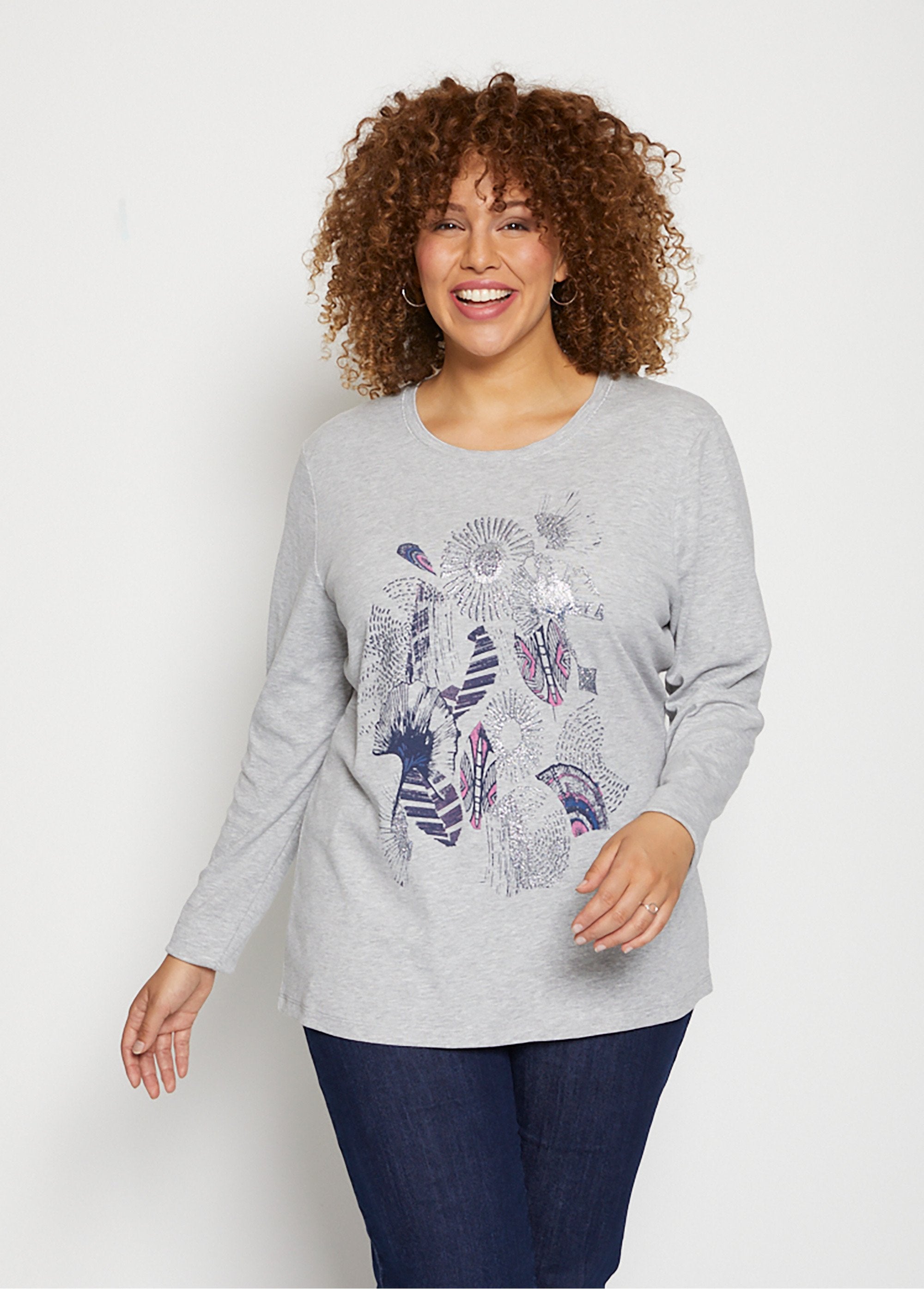 Fancy_glittery_screen-printed_T-shirt_Gray_FA1_curvy