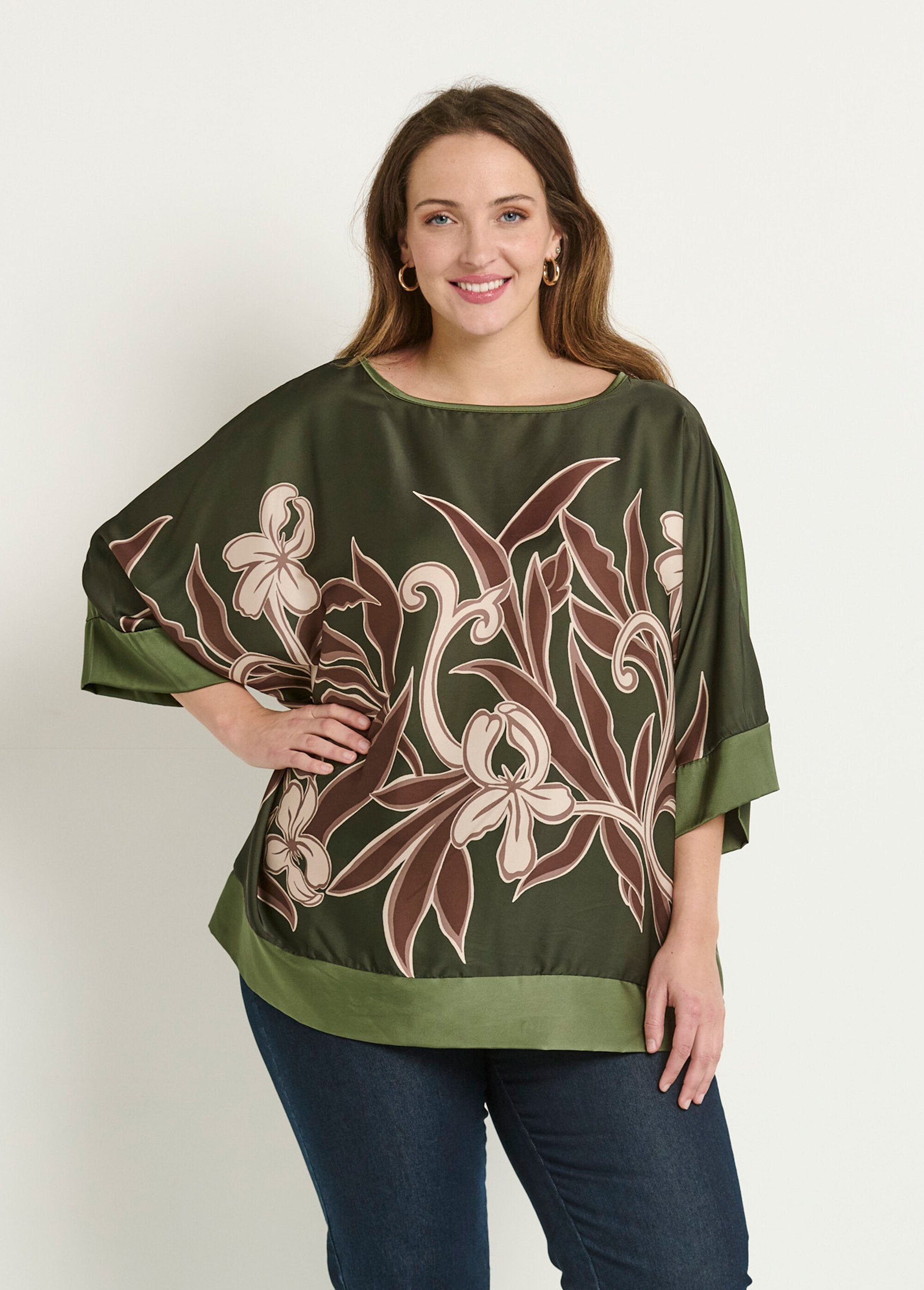 Satin_tunic_with_floral_motif_and_kimono_sleeves_Khaki_FA1_curvy